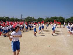 運動会全体練習（応援合戦）の様子