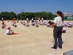 運動会全体練習（応援合戦）の様子