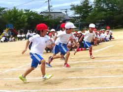 1・2年徒競走の様子