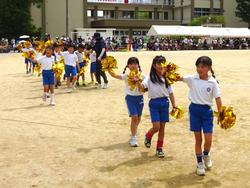 1・2年表現運動「♡パワーでにっこりほっこり」