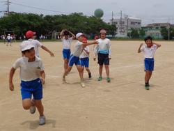 業間休みの外遊び