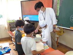 1年生給食の様子