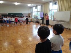 1年生と2年生で歌の交流会