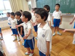 1年生と2年生で歌の交流会