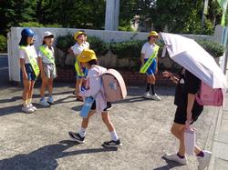 挨拶ボランティア始動