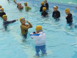 5年生着衣水泳体験