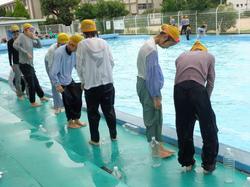 5年生着衣水泳体験