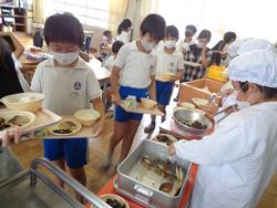 3年生給食の時間