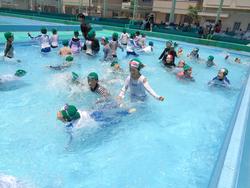2年生着衣水泳