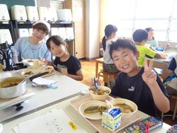 2年生夏野菜カレー作り（コミスクミニ活動）