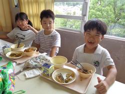 2年生夏野菜カレー作り（コミスクミニ活動）