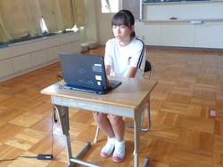 終業式における代表児童の作文発表