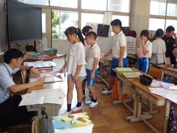 始業式後の学級活動