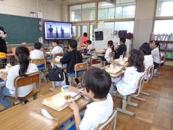 4年生給食の時間