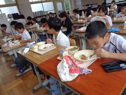 4年生給食の時間