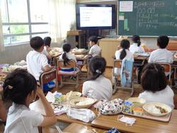 3年生給食の時間