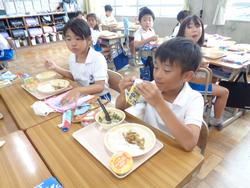 3年生給食の時間