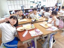 3年生給食の時間