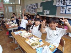 4年生給食の時間