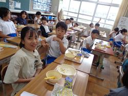 4年生給食の時間