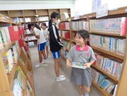 業間休みの図書室