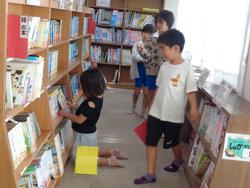 業間休みの図書室