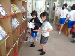 業間休みの図書室