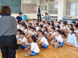 低学年多文化共生教育出前授業