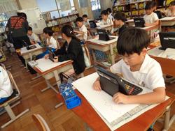 1年生図工の授業