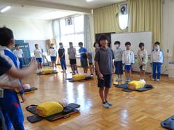 6年生救急法講習会