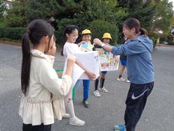 4年生・児童会赤い羽根の共同募金