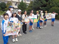 4年生・児童会赤い羽根の共同募金