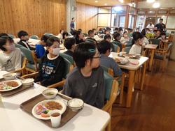 夕食の様子