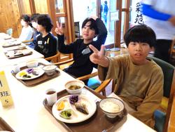 朝食の様子