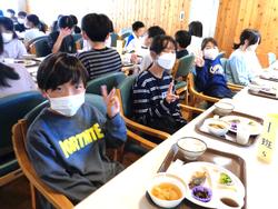 朝食の様子