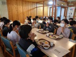 朝食の様子