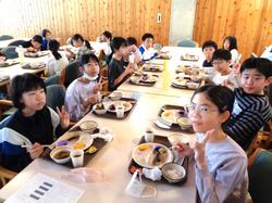 朝食の様子