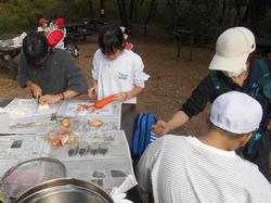 野外炊飯の様子