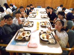 夕食の様子