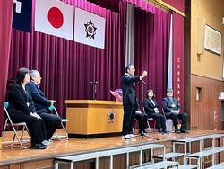 着任式