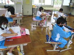 書いている様子4