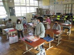 意見を言っている様子1