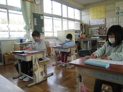 書いている様子3