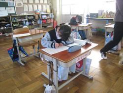 書いている様子1