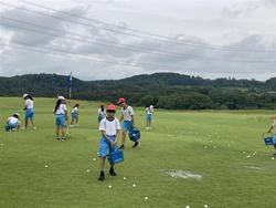 ボール拾い