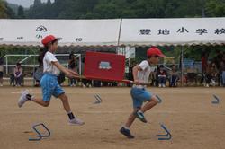 一つ目の箱を運ぶ