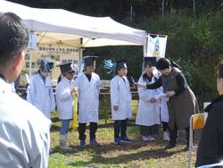 インタビューを受ける