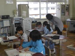 一人一人が考えている様子