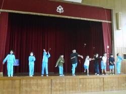 竹トンボ飛ばし