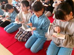 お菓子をいただきます